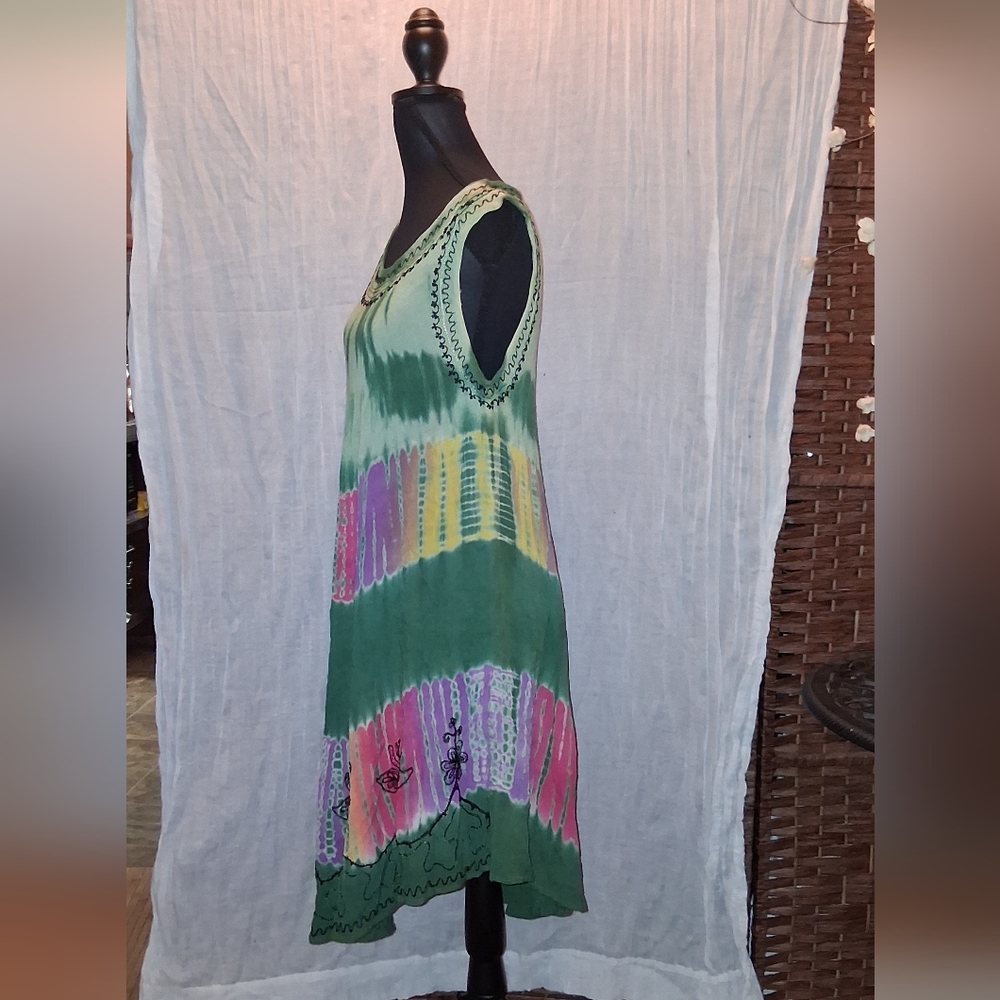 India Boutique Green and Multicolor Tie-Dye Embroidered Midi Dress - Picture 5 of 6